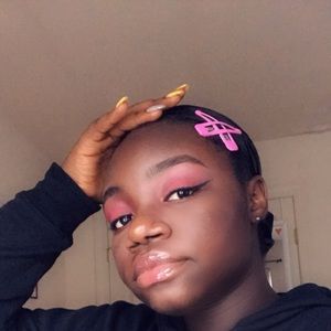 Meet your Posher, Raissa